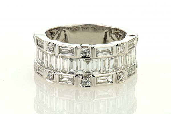 18kt White Gold Round Diamond and Baguette Right Hand Ring